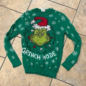 Grinch Mode Christmas sweater. 🎄kids Sz L